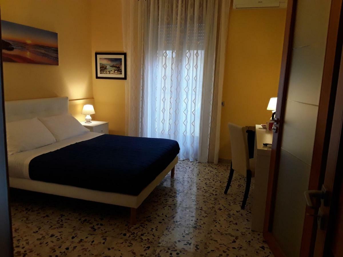 Bed and Breakfast La Riviera Milazzo Exterior foto